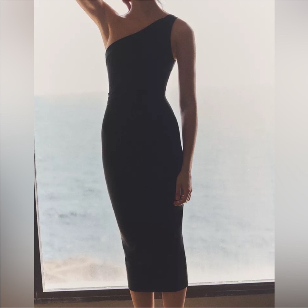 ASYMMETRIC MIDI DRESS